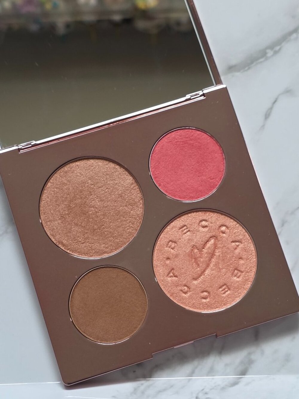 Becca x Chrissy Teigen Glow Face Palette - Picture 4 of 8